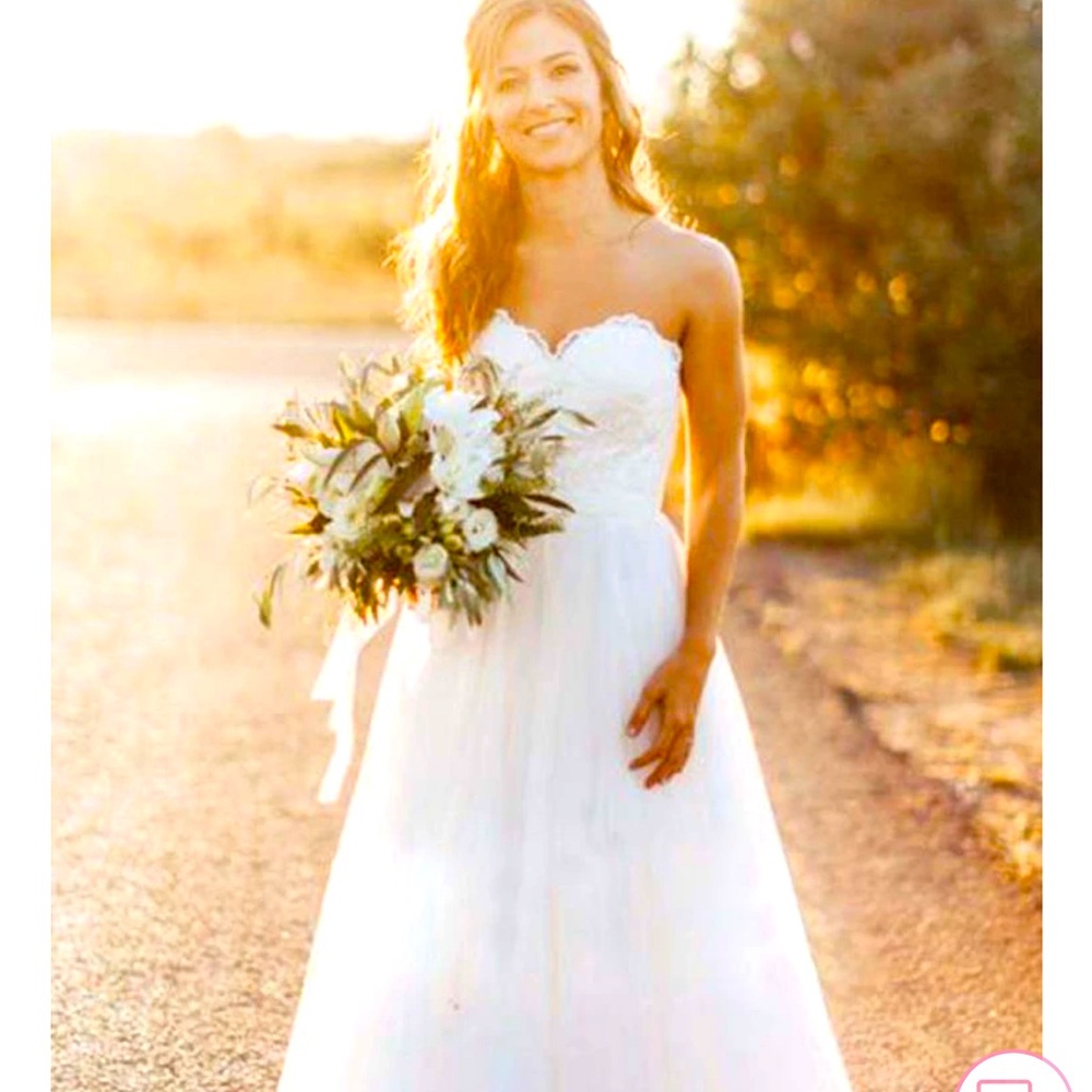 NWT June Bridal white lace sweatheart neck line for summer wedding!